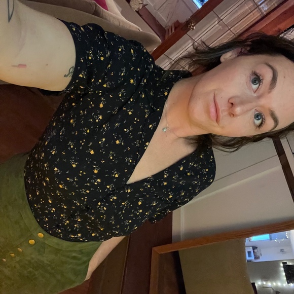 Meet your Posher, Michelle - Picture 1 of 1